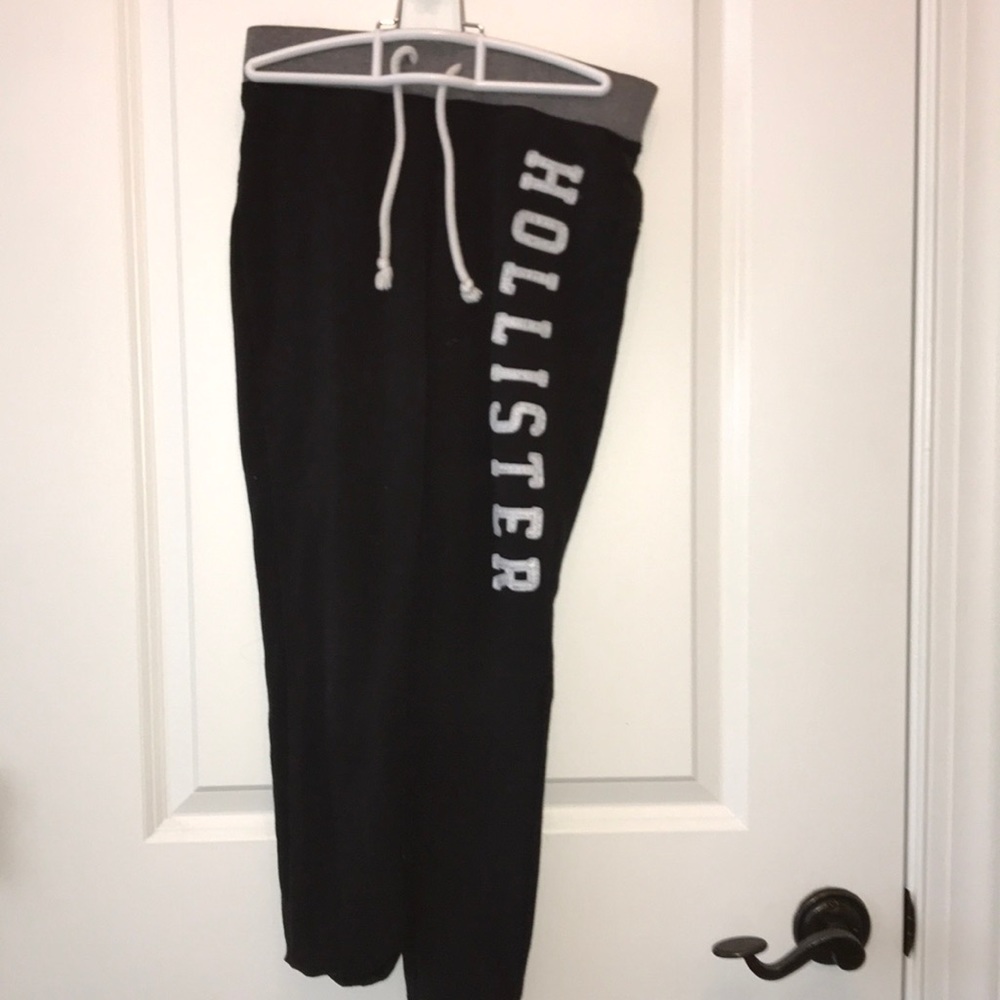 Black Hollister sweatpants